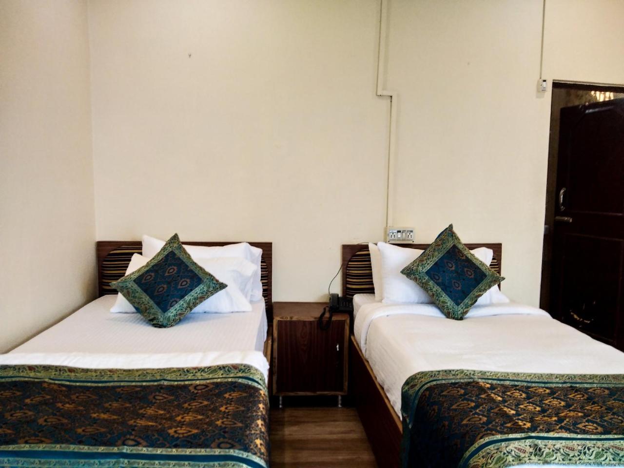 Dwivedi Hotels Palace On Steps Varanasi Exterior foto